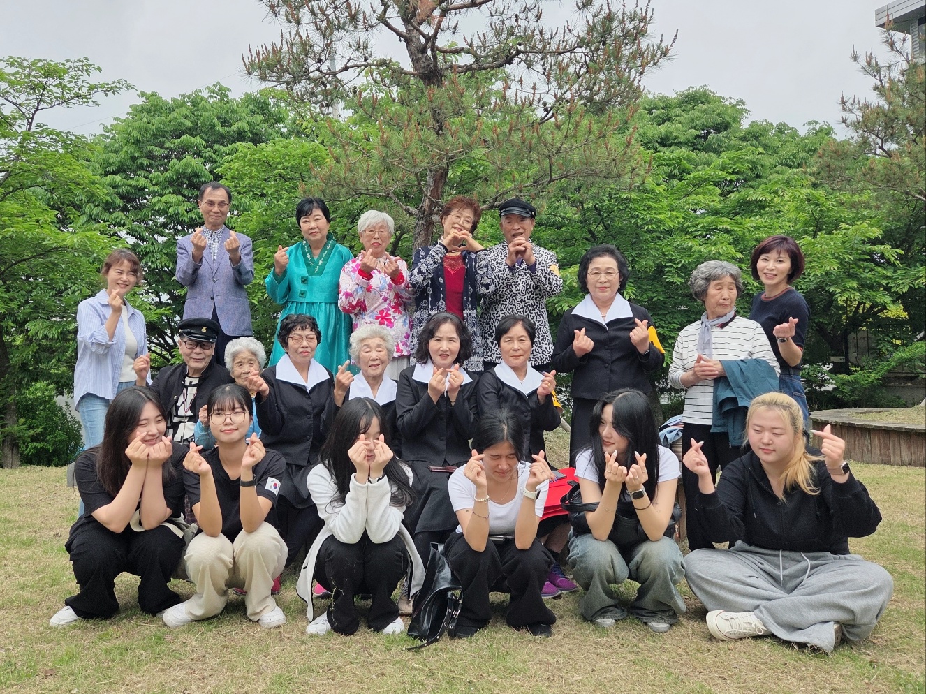 2025년 '뷰티나눔' 봉사단 - 인생사진 촬영